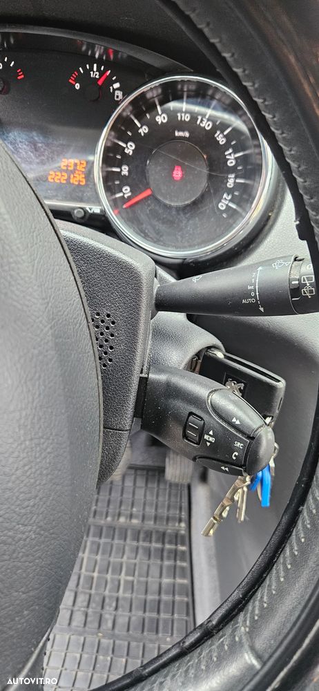 Peugeot 5008 2.0 HDI FAP Active - 9