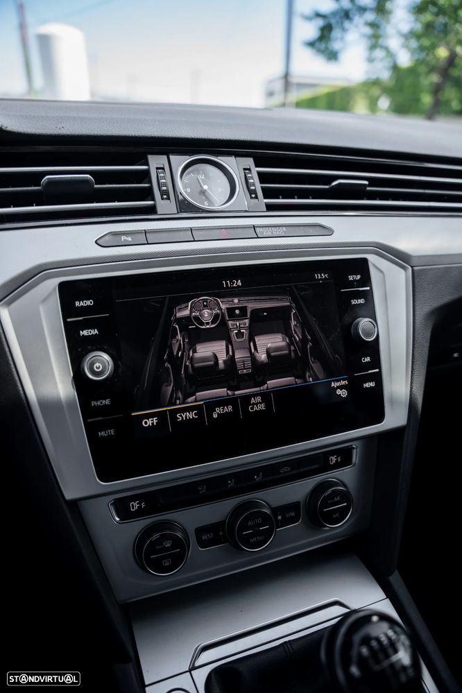 VW Passat 2.0 TDI Highline - 28