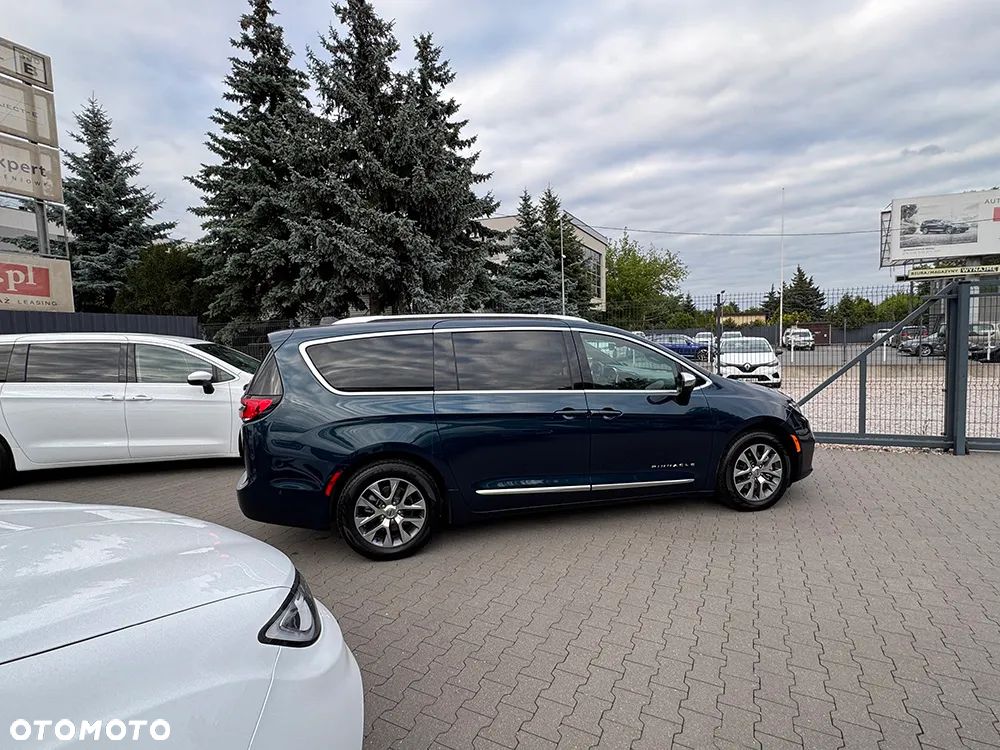Chrysler Pacifica - 27