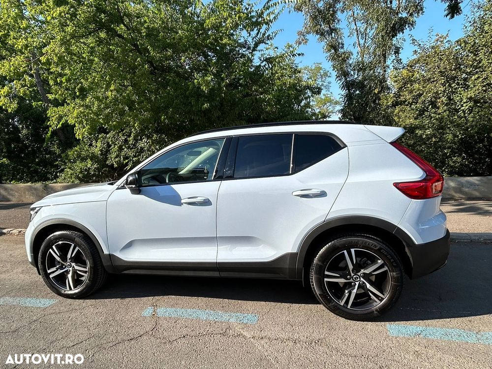 Volvo XC 40 B3 AT FWD MHEV Plus Dark - 2