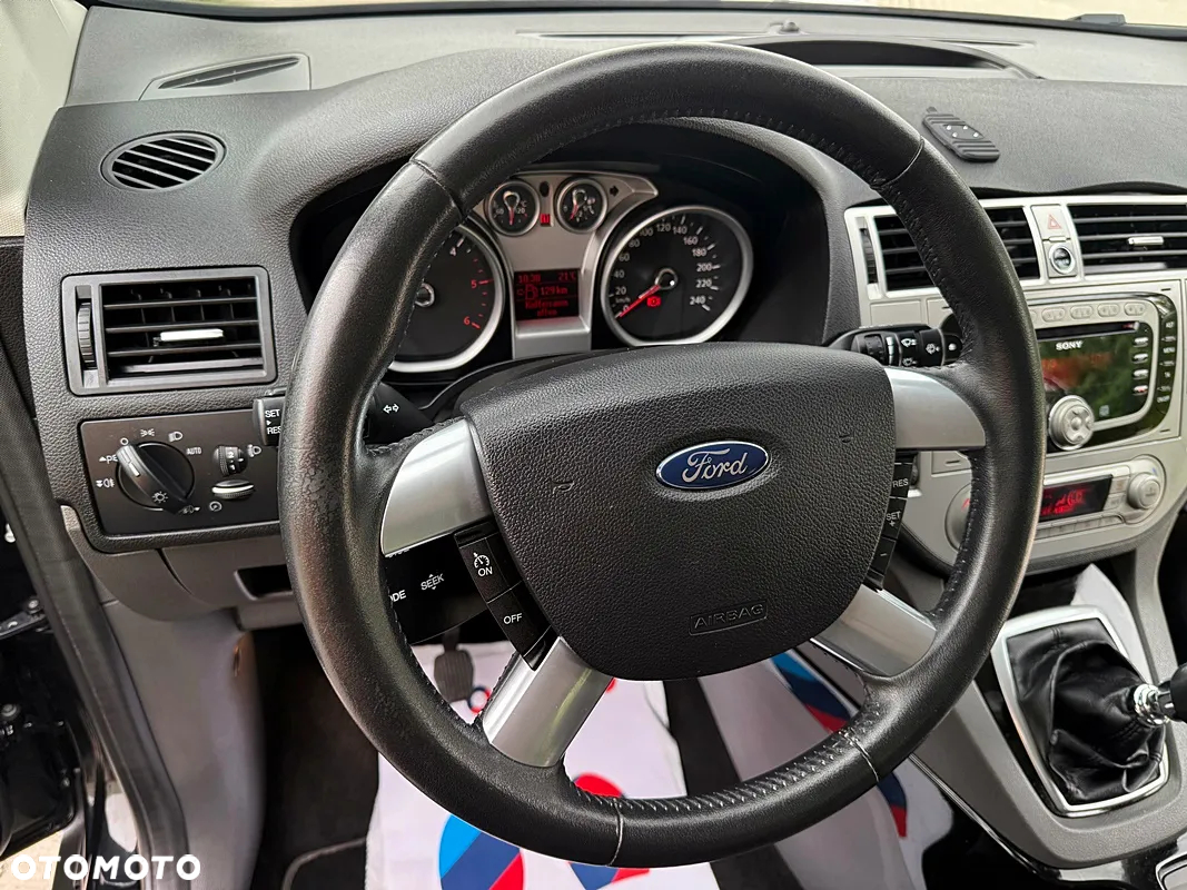 Ford Kuga 2.0 TDCi 2x4 Titanium - 21