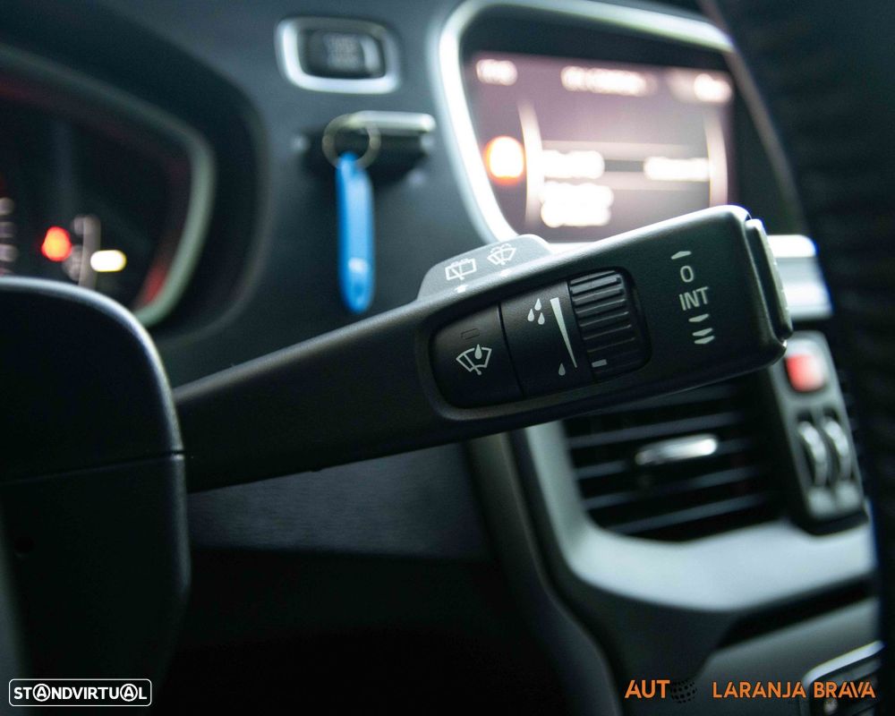 Volvo V40 D2 Kinetic - 28