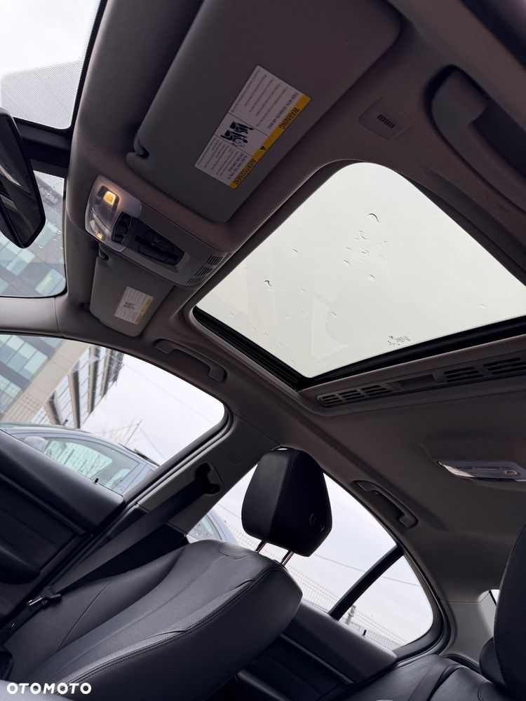 BMW Seria 3 328i xDrive Luxury Line - 32