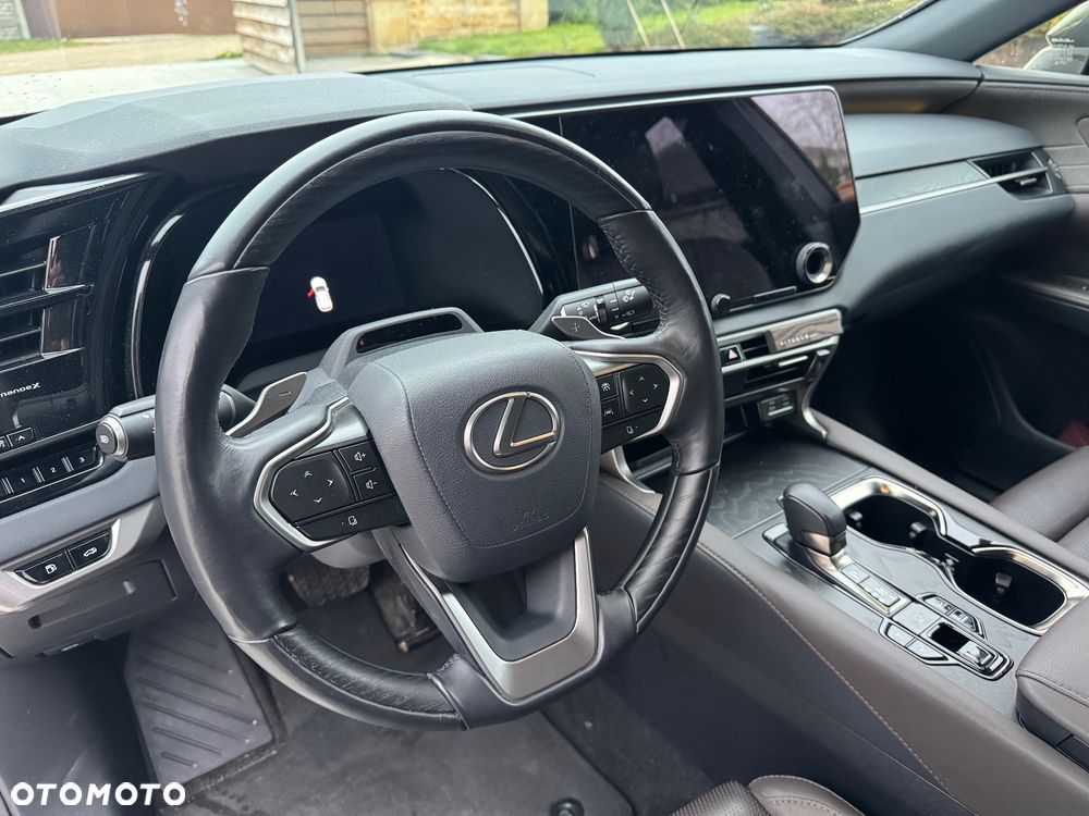 Lexus RX 450h+ Omotenashi - 6