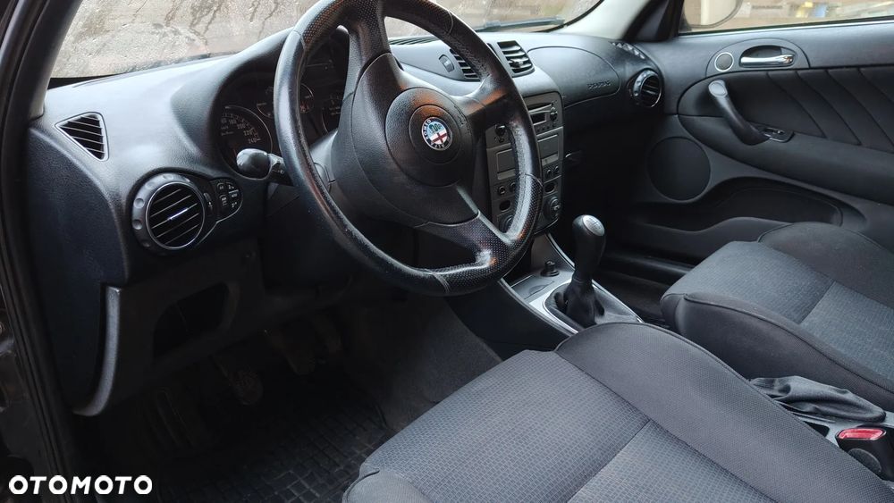 Alfa Romeo 147 - 13