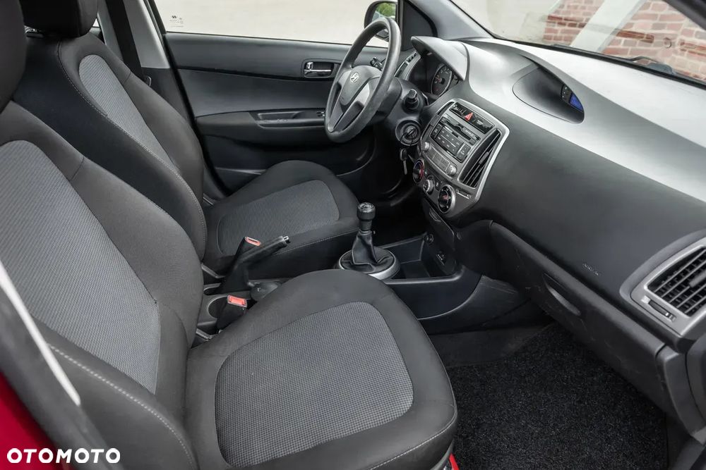Hyundai i20 - 24