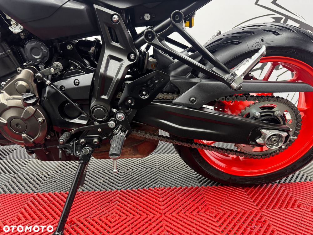 Yamaha MT - 17