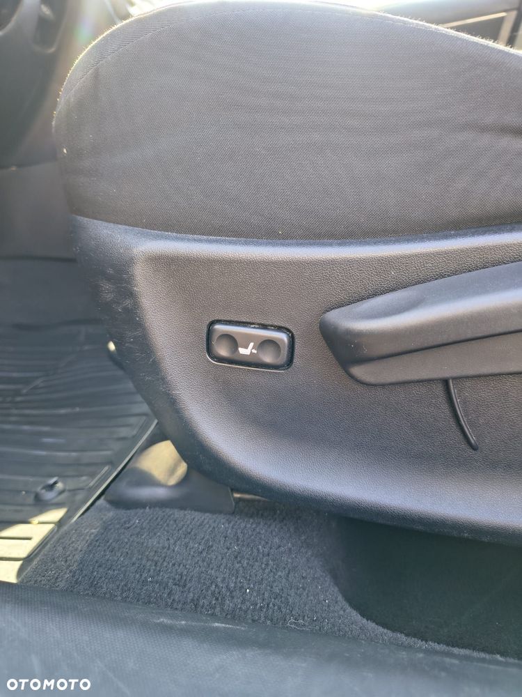 Toyota Avensis 2.0 D-4D Sol plus+NAVI - 5