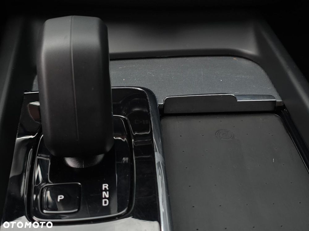 Volvo XC 60 B4 D Plus Dark - 19
