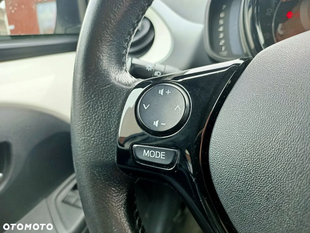 Toyota Aygo x-play - 16