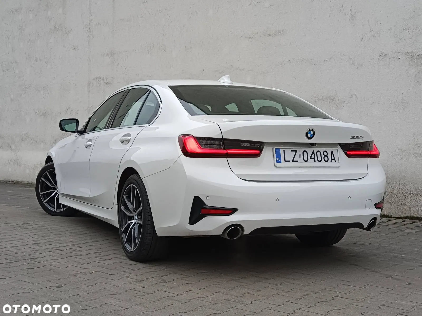 BMW Seria 3 330i - 4