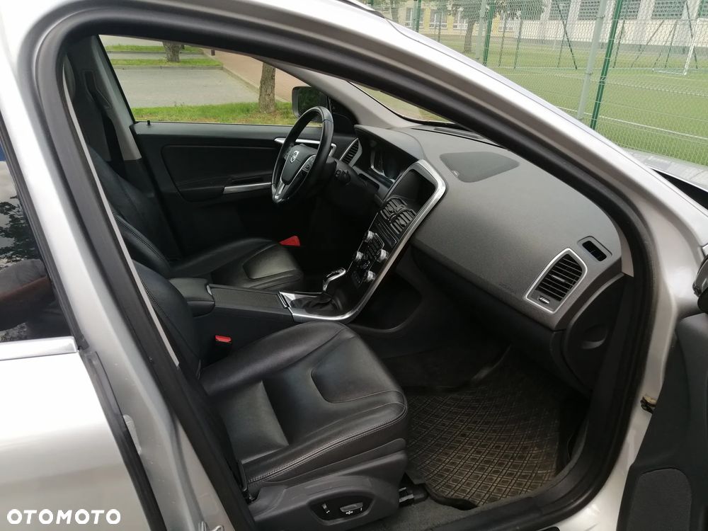 Volvo XC 60 T5 AWD Momentum EU6 - 7