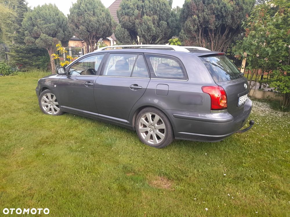 Toyota Avensis - 5