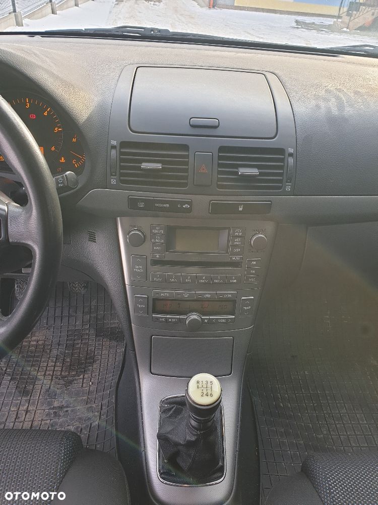 Toyota AVENSIS 2,0 D-4D 126 KM z 2007r - 10
