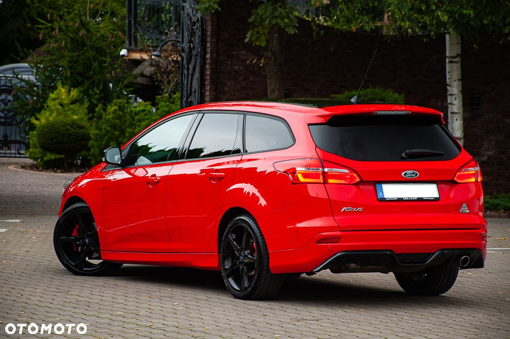 Ford Focus SW 1.5 EcoBoost S&S ST-LINE - 14