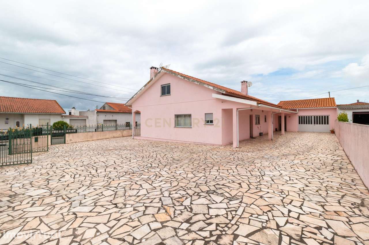Moradia T3 Térrea  em Vieira de Leiria - Grande imagem: 2/39