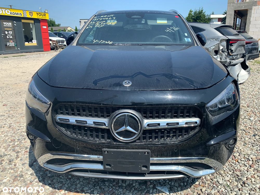 Mercedes-Benz GLA 250 4Matic 8G-DCT - 11