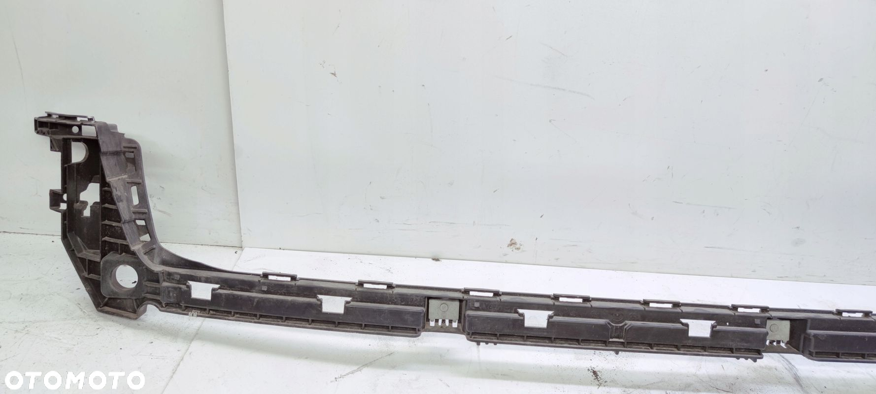 ŚLIZG ZDERZAKA ŚRODKOWY AUDI A4 B9 AVANT 8W9807385 - 2