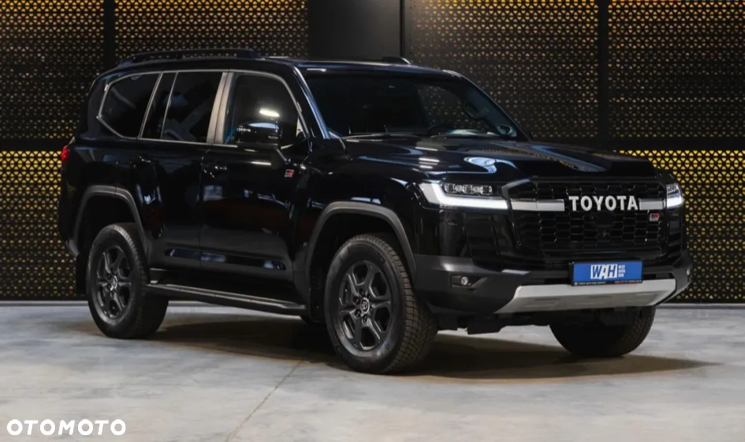 Toyota Land Cruiser - 4