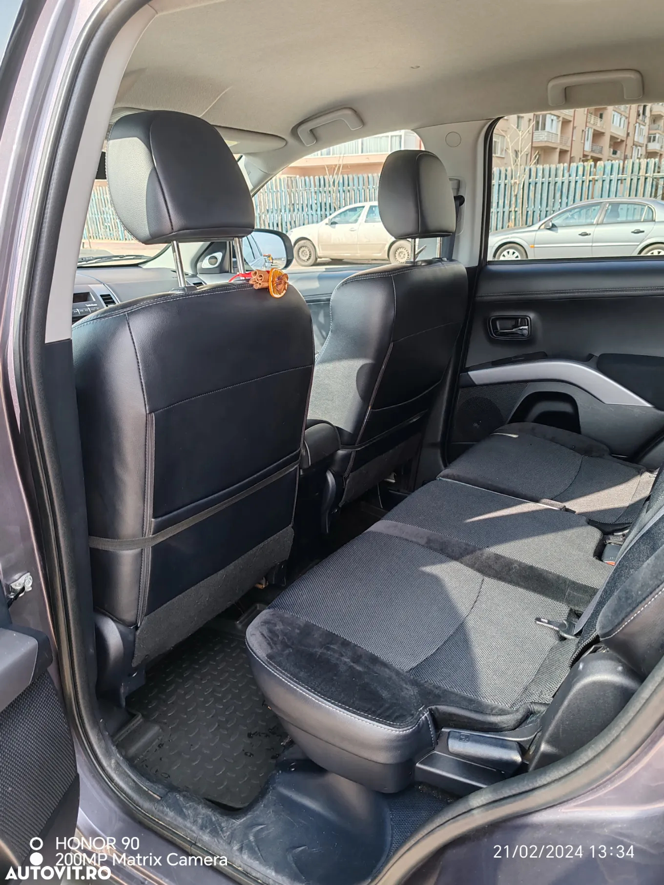 Mitsubishi Outlander - 8