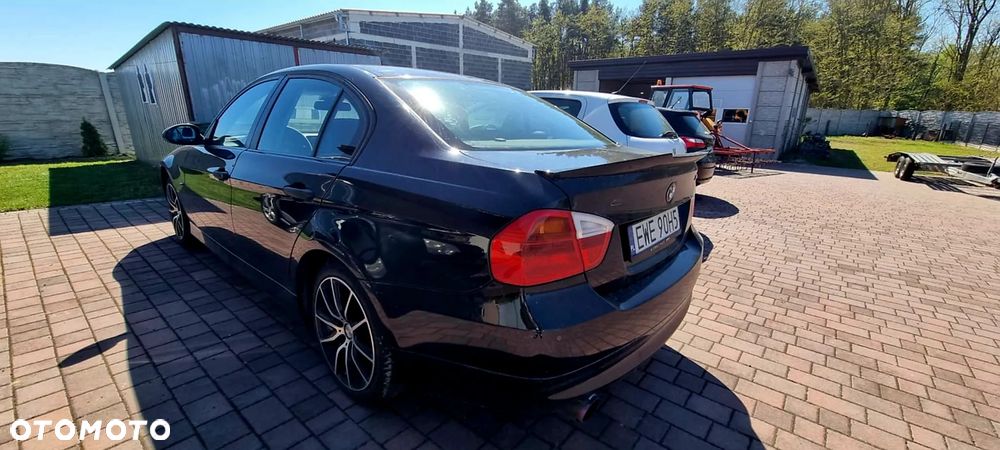 BMW Seria 3 318i - 4