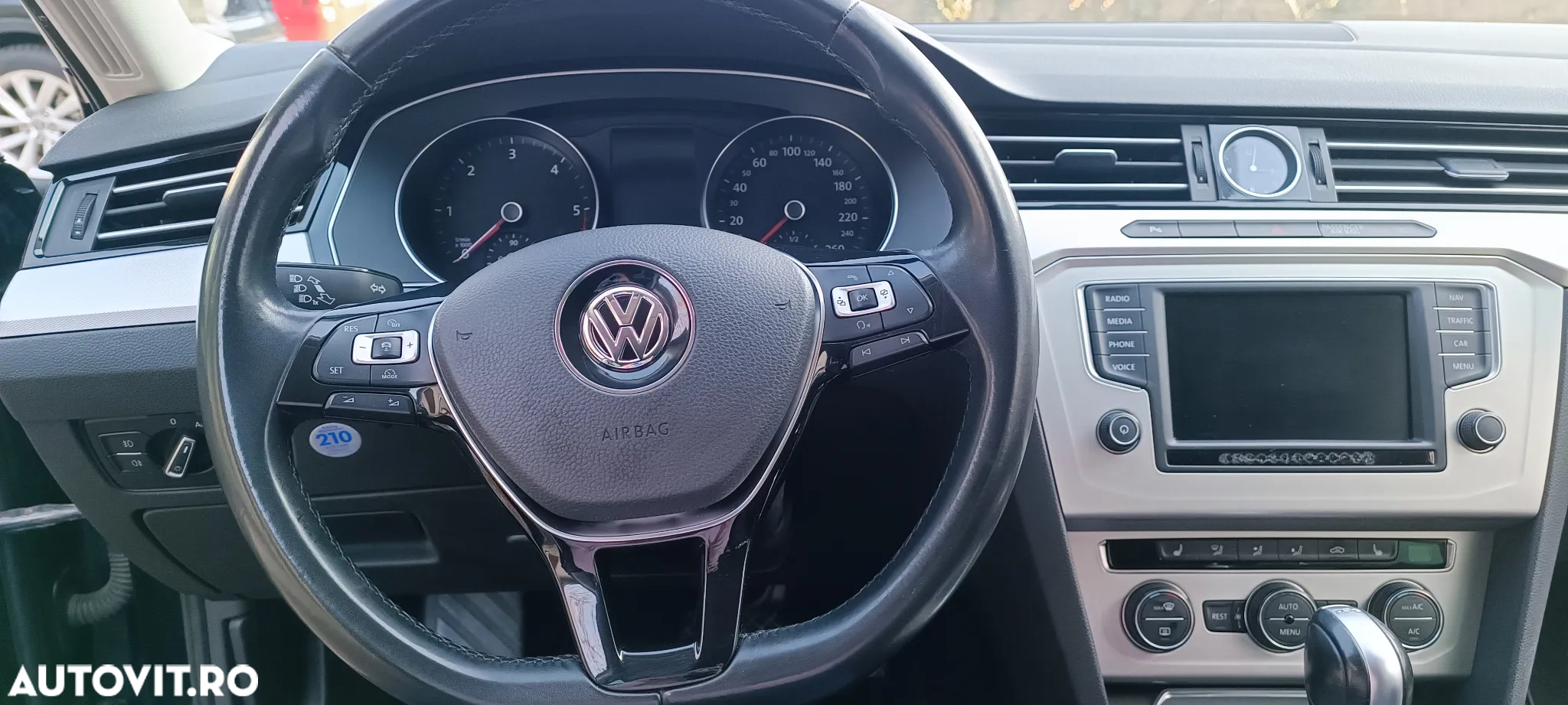 Volkswagen Passat Variant 2.0 TDI DSG 4Motion Highline - 6