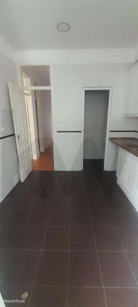 T2 Renovado C/ Terraço Centro Campo Ourique - Grande imagem: 4/10