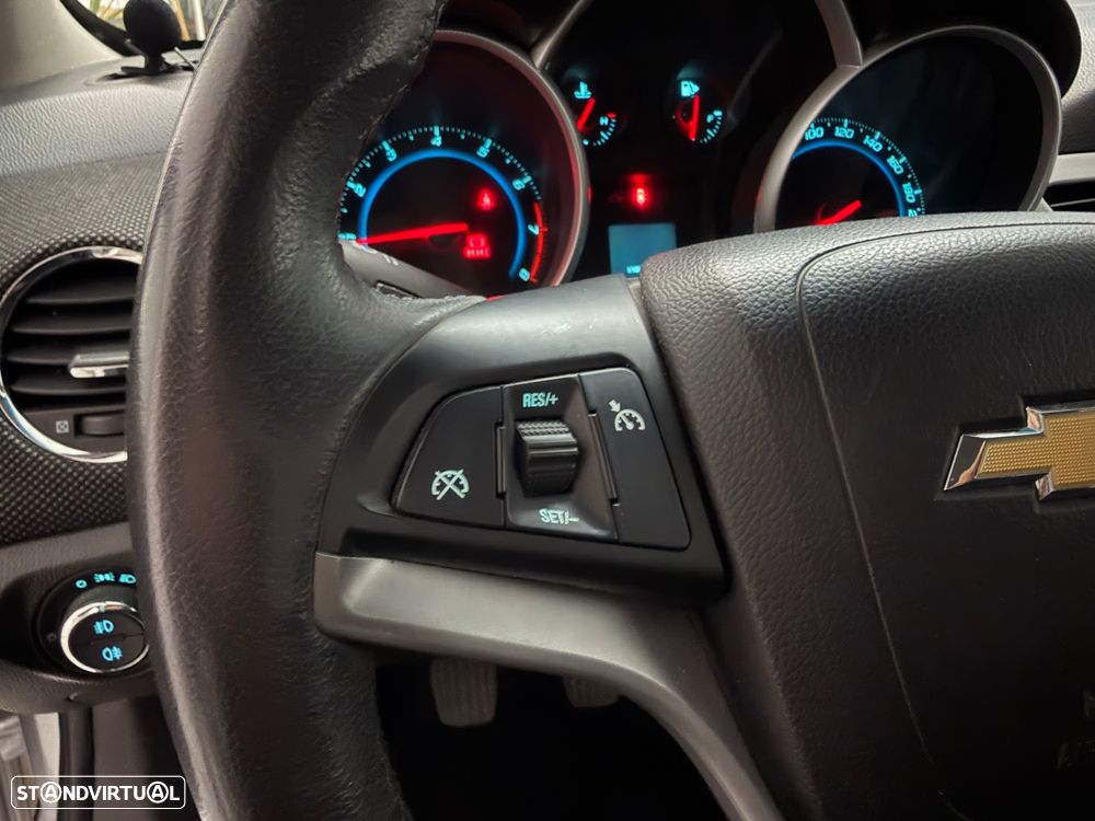 Chevrolet Cruze 1.6 LT - 19