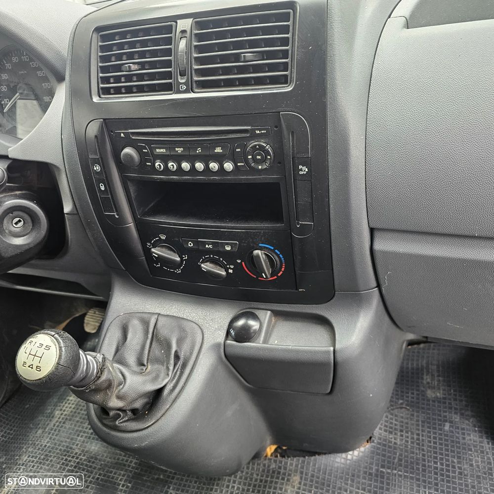 Peugeot Expert 2.0 HDi L2H1 Semi-Vidrado - 11