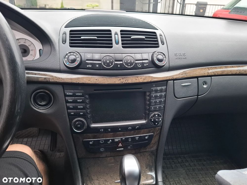 Mercedes-Benz Klasa E 320 T Avantgarde - 9