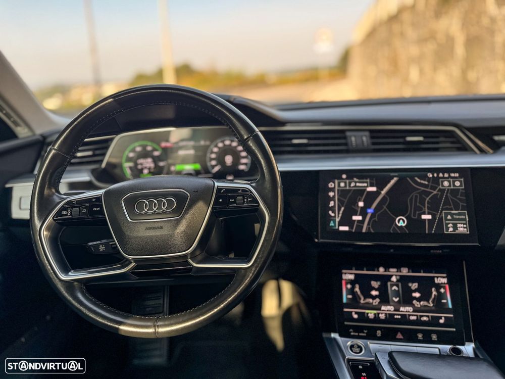 Audi e-tron 55 quattro Advanced - 39
