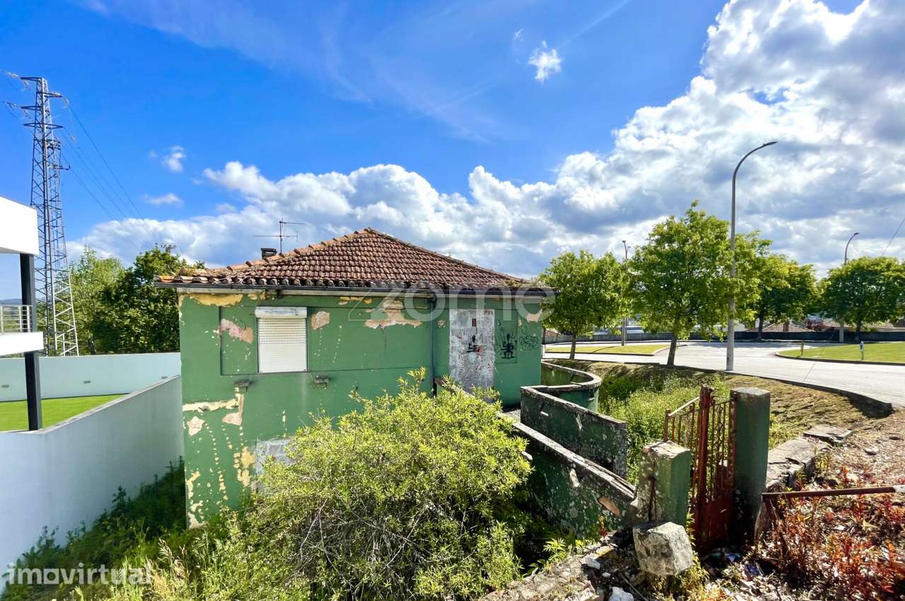 Terreno urbano 1.000 m2, em São João da Madeira - Grande imagem: 5/19