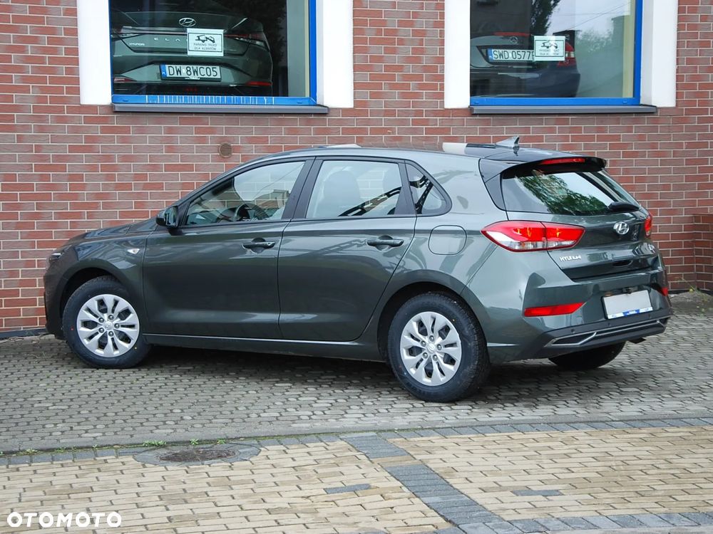 Hyundai i30 1.5 DPI Modern - 25
