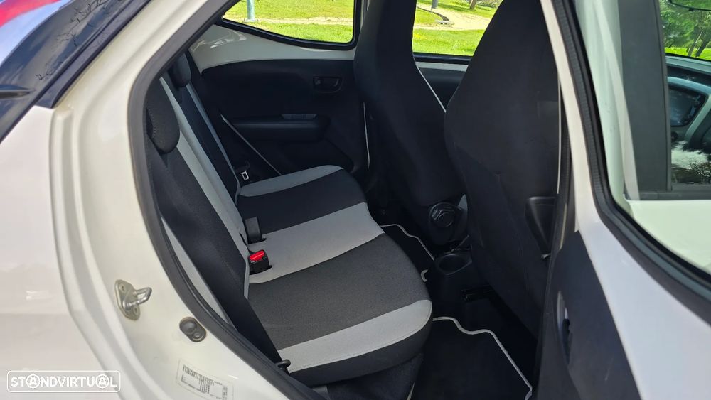 Toyota Aygo 1.0 X-Play+AC+X-Touch - 33