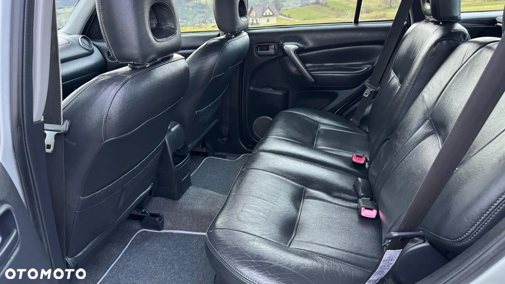 Toyota RAV4 D-4D 4x4 Executive - 11