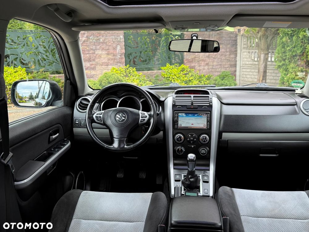 Suzuki Grand Vitara 2.0 De luxe - 12