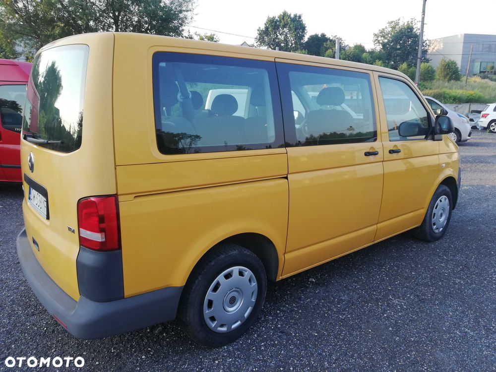 Volkswagen Caravelle - 3