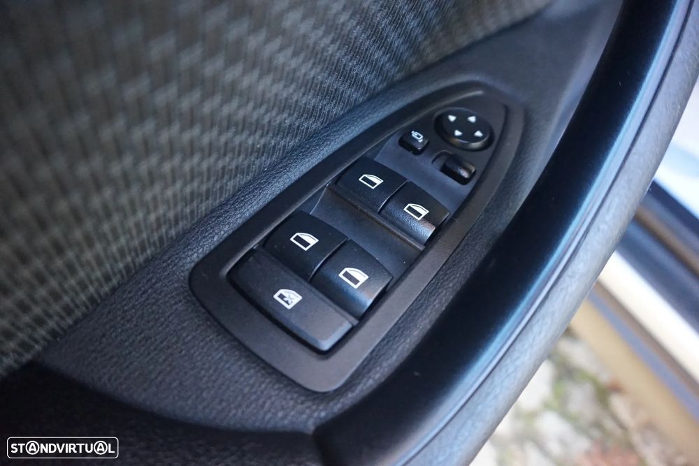 BMW X1 16 d sDrive Advantage - 19