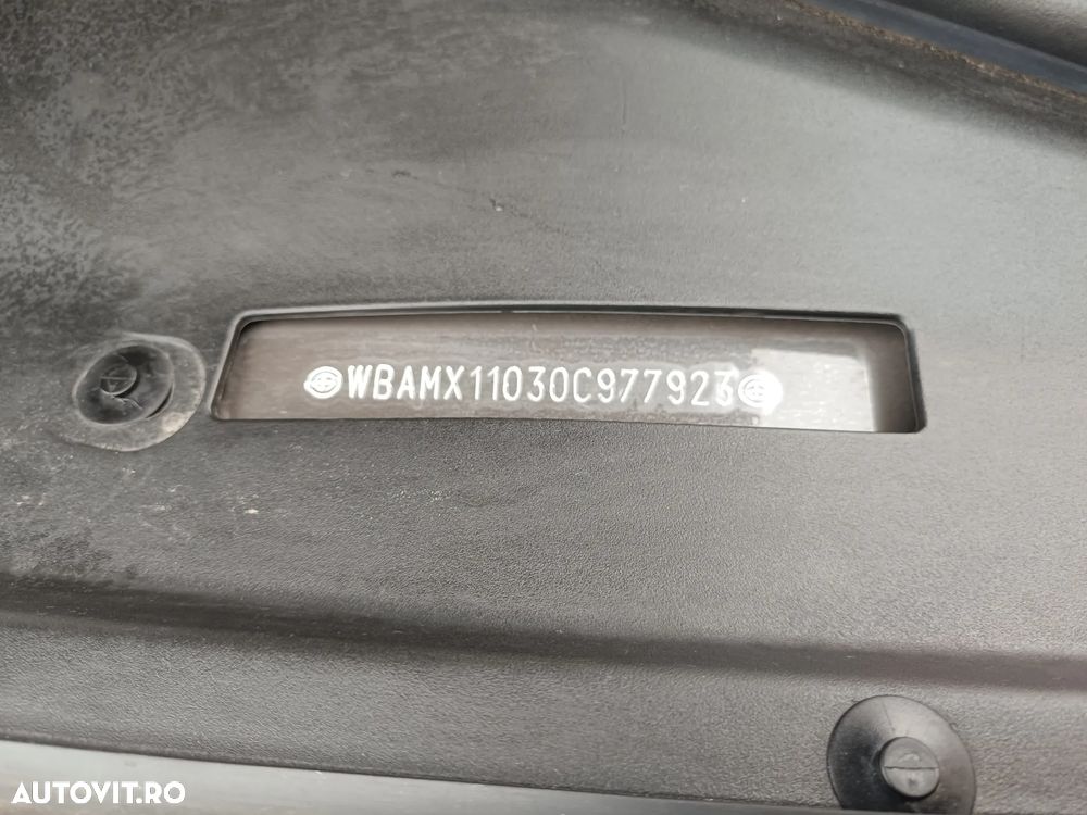 BMW Seria 5 520d Touring Luxury Line - 12