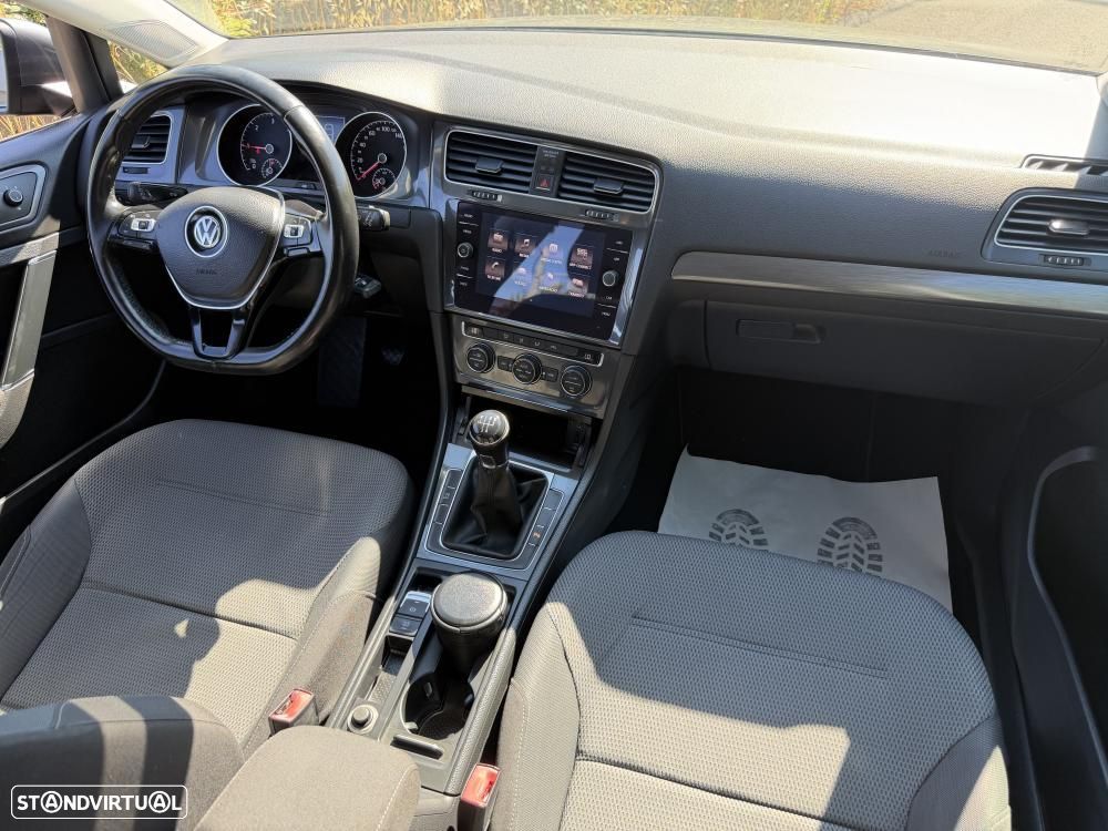 VW Golf 1.6 TDI Confortline - 27