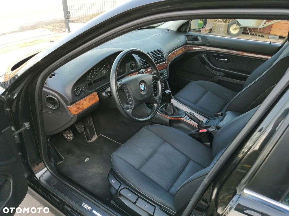 BMW Seria 5 520i Touring - 13