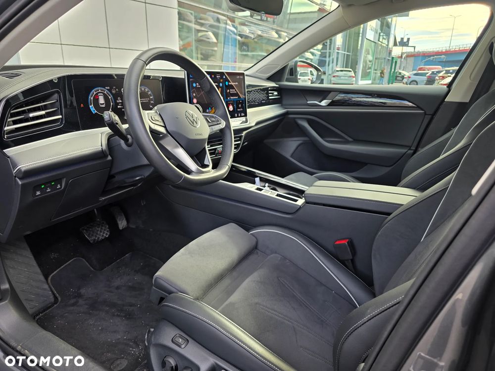 Volkswagen Passat - 13