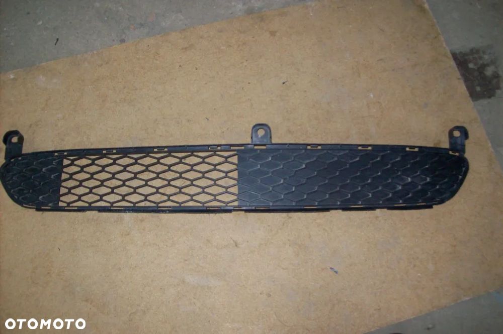 KRATKA ZDERZAKA PRZEDNIEGO TOYOTA AYGO ROK 05/09 - 1