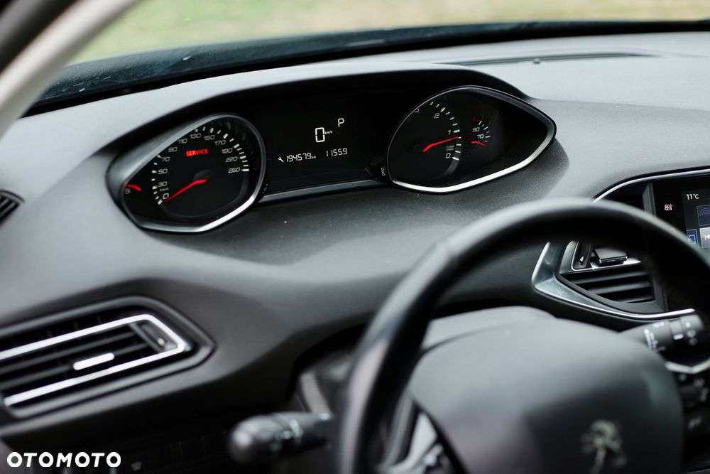 Peugeot 308 BlueHDi 120 EAT6 Stop & Start Active Business-Paket - 26