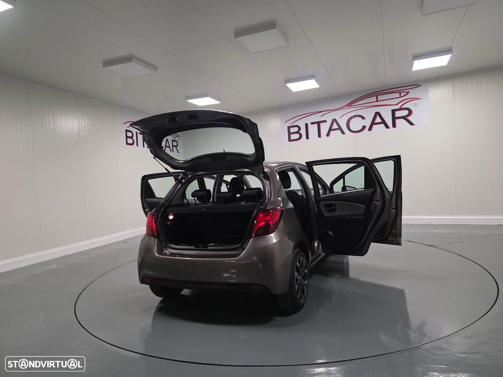 Toyota Yaris 1.5 HSD Comfort+P.Style - 26