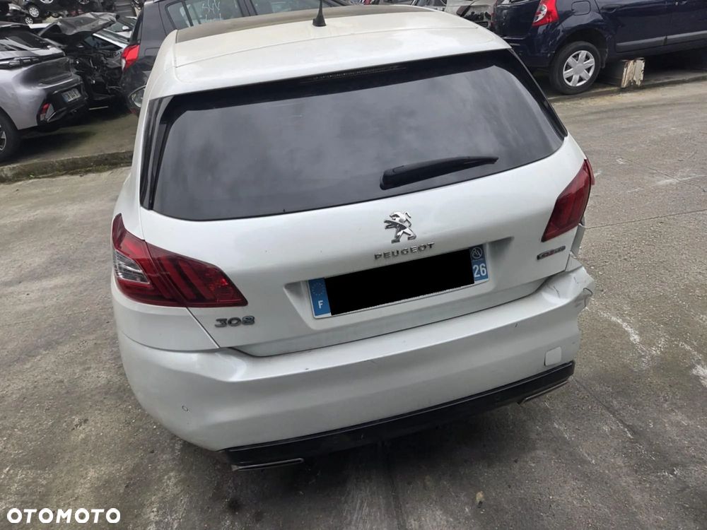 Peugeot 308 - 8