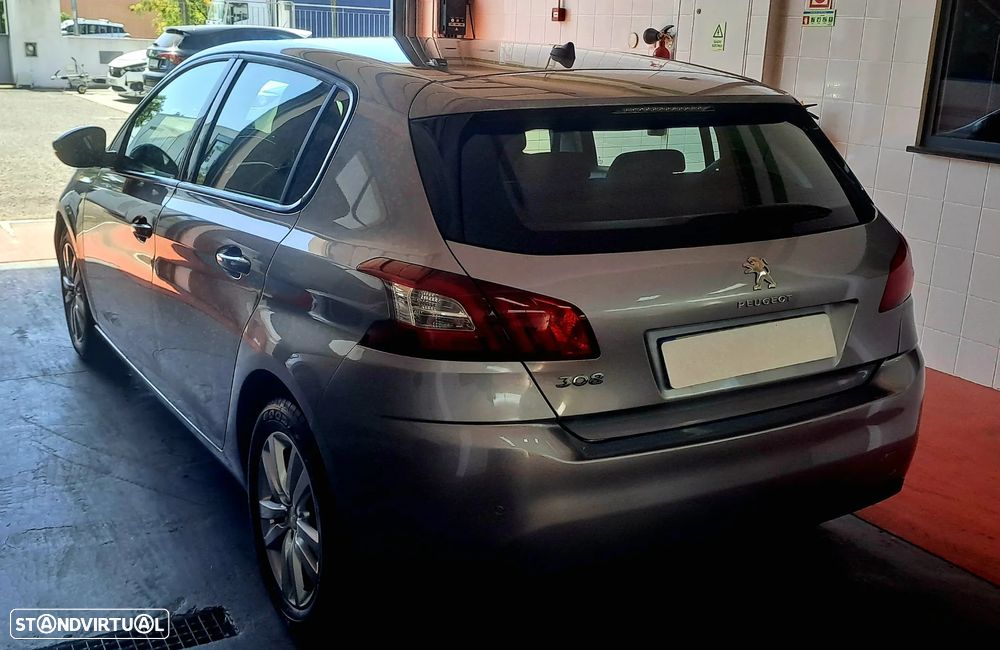 Peugeot 308 1.2 PureTech Style - 22