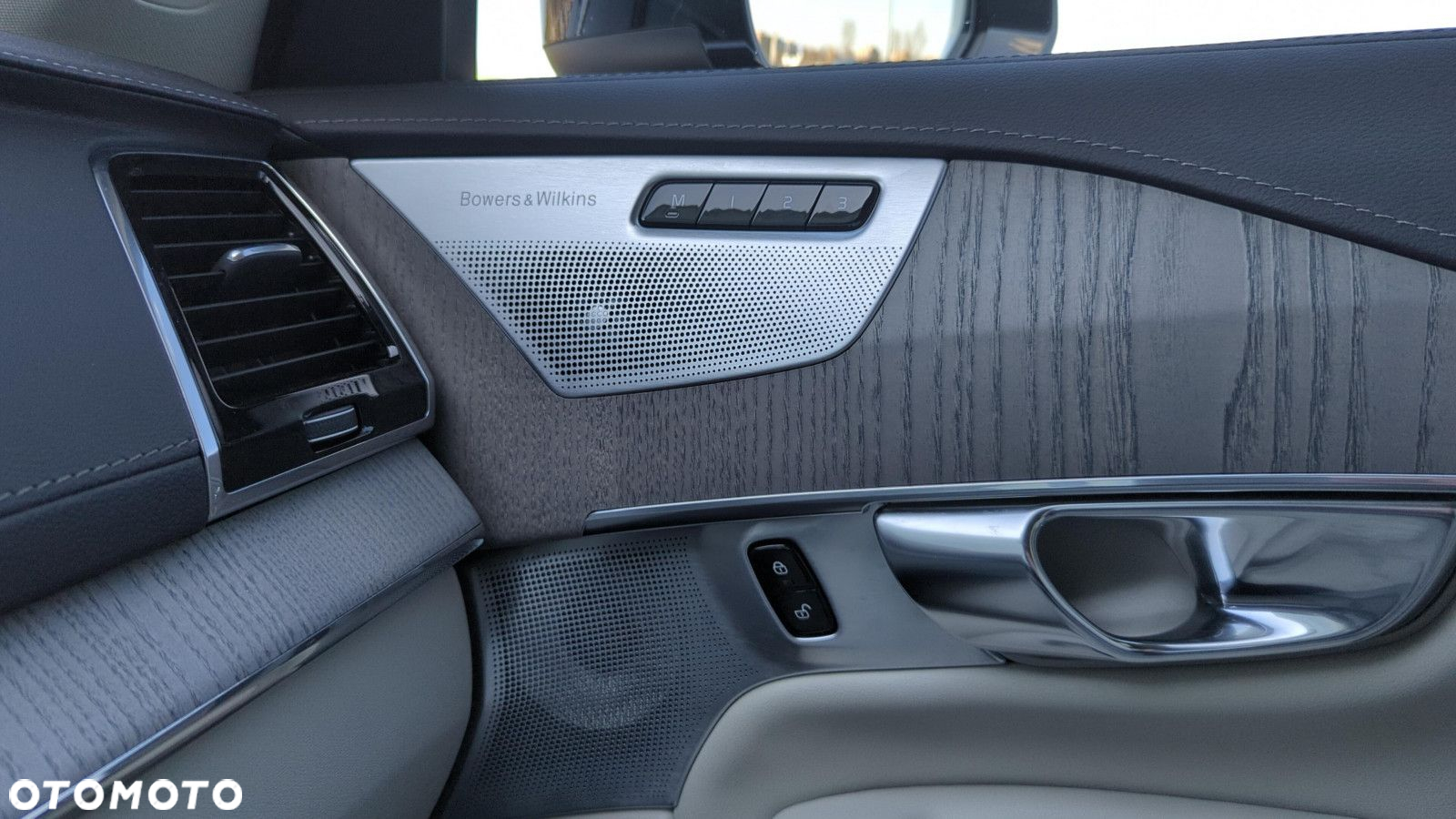 Volvo XC 90 - 21