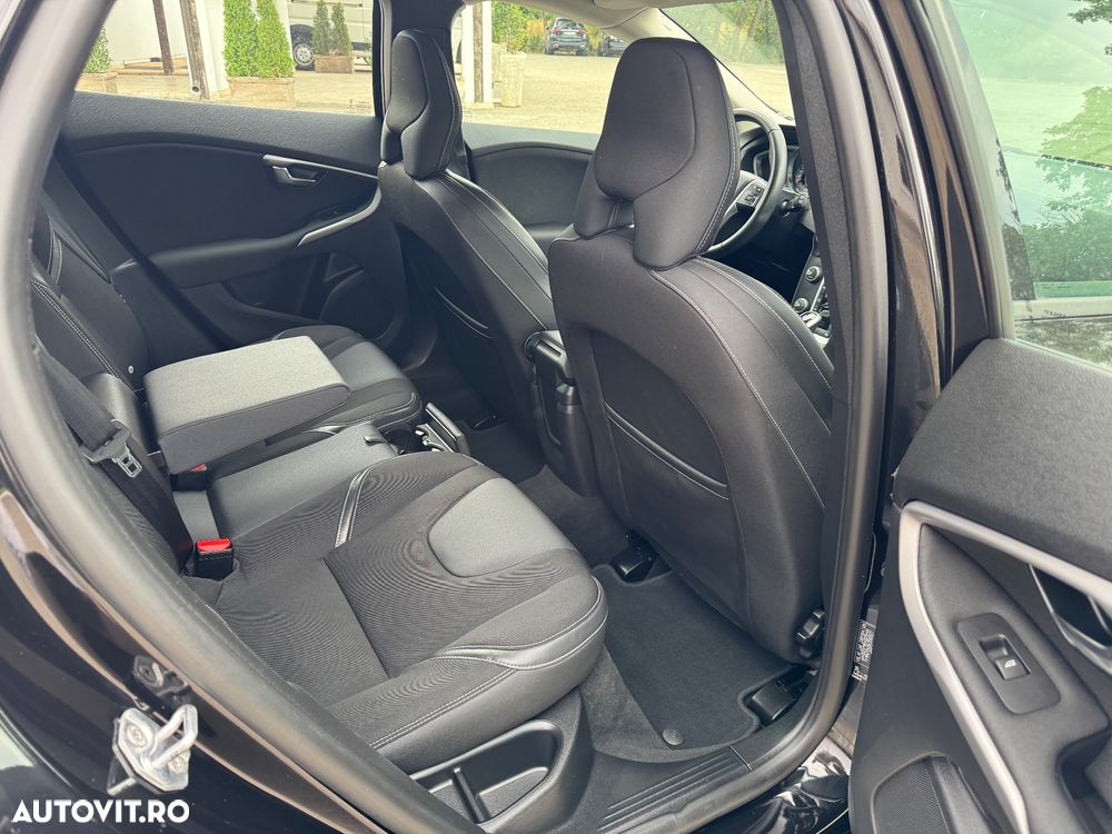 Volvo V40 D2 Geartronic - 14