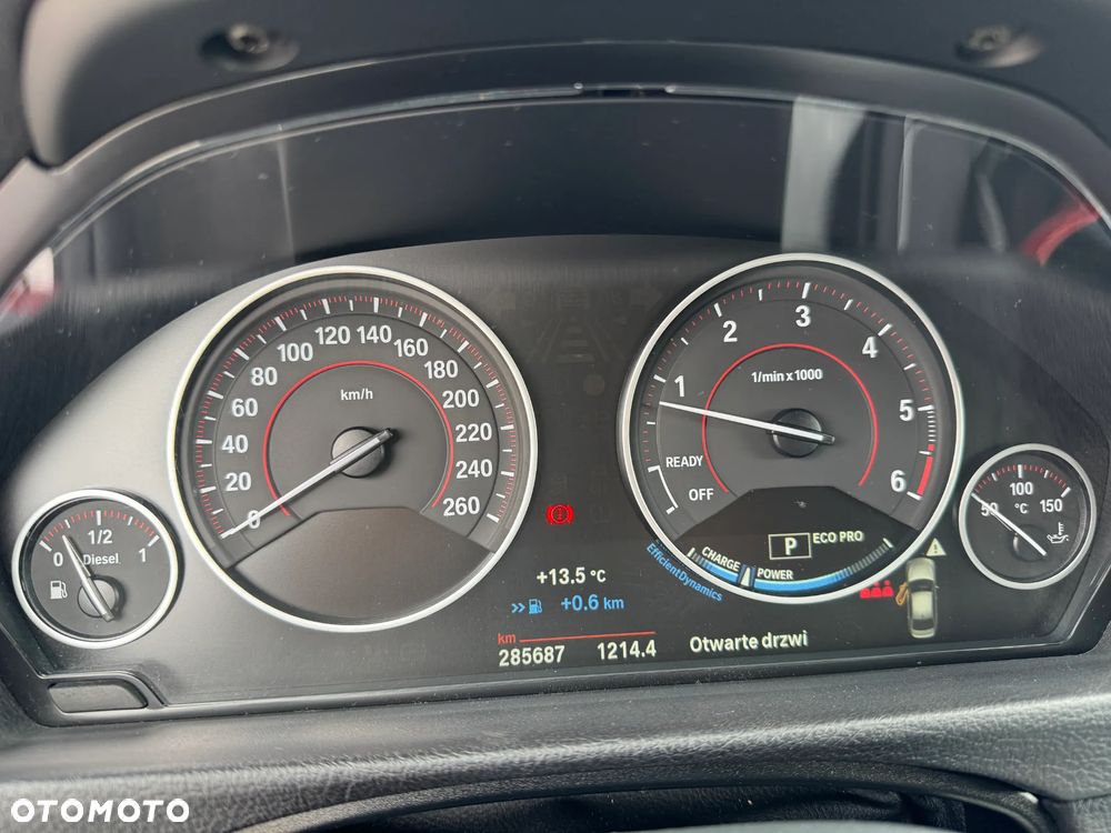 BMW Seria 3 320d Efficient Dynamic Edition Sport Line - 23